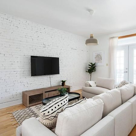 Chic Mile-End 3Br Getaway - Free Parking, Sleeps 8 Lägenhet Montréal Exteriör bild