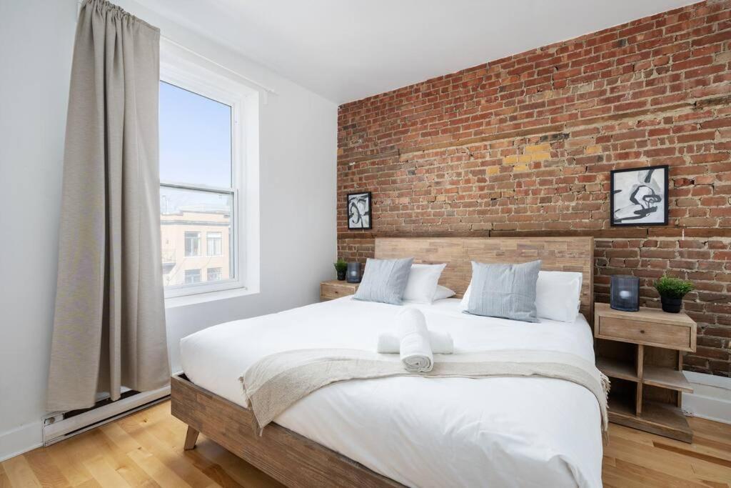 Chic Mile-End 3Br Getaway - Free Parking, Sleeps 8 Lägenhet Montréal Exteriör bild