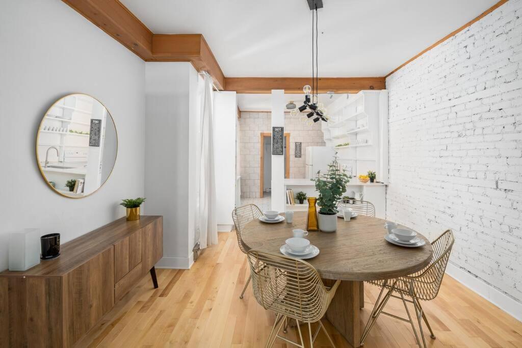 Chic Mile-End 3Br Getaway - Free Parking, Sleeps 8 Lägenhet Montréal Exteriör bild